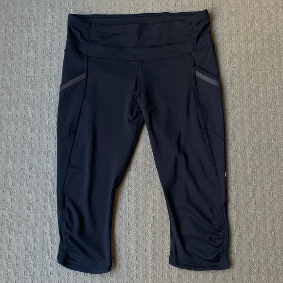 ⛔️Dold⛔️Lululemon Black Capri Workout Activewear Crop Leggings Pants Sz US8 AU12 - Picture 2 of 8
